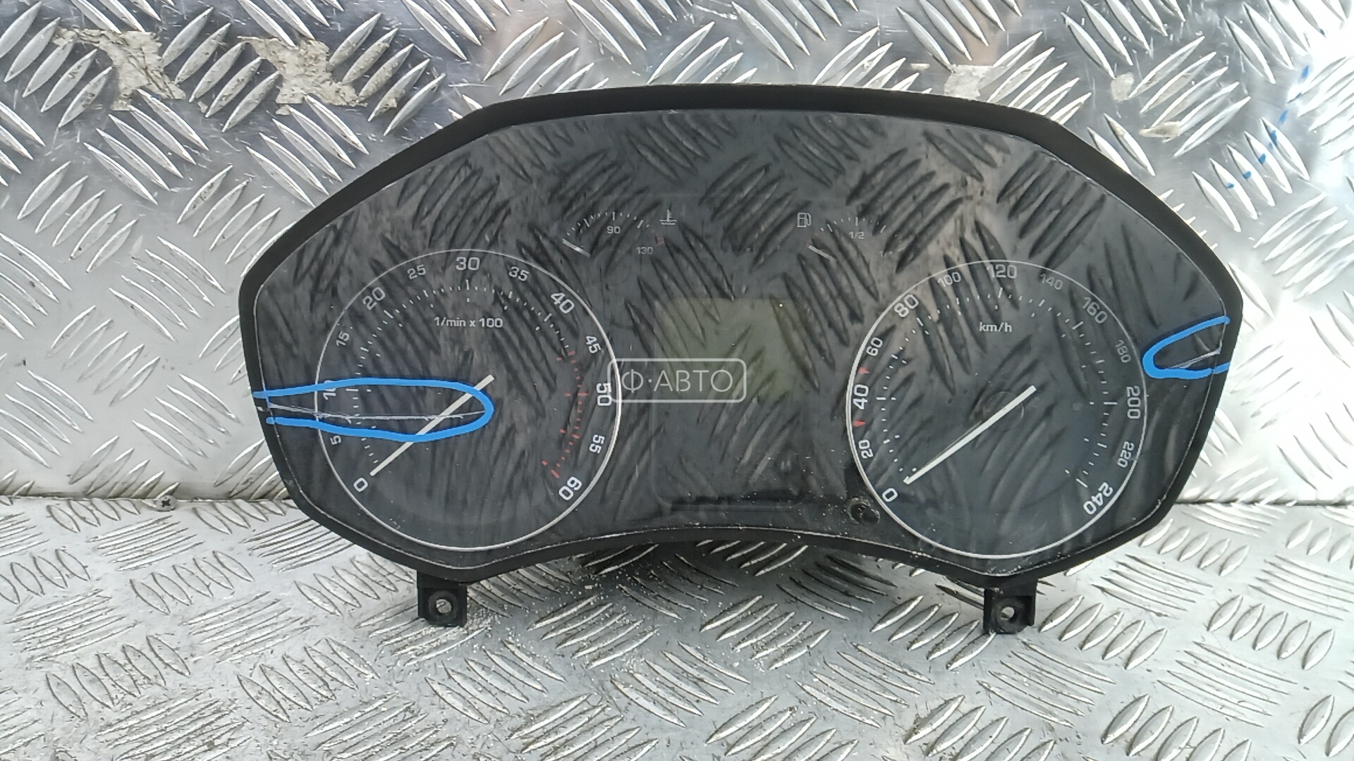 Щиток приборов