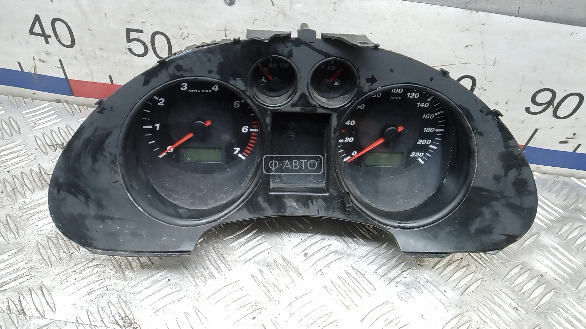 Щиток приборов