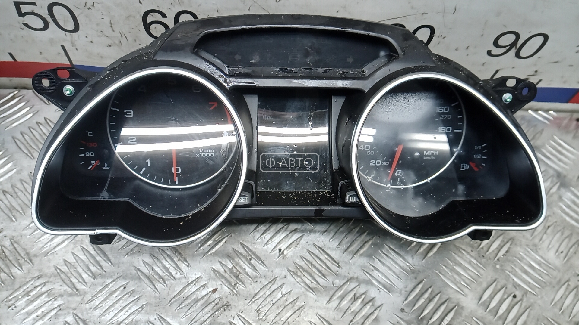 Щиток приборов