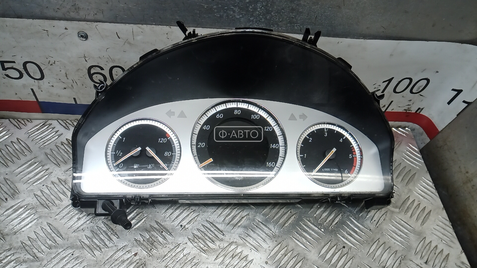 Щиток приборов