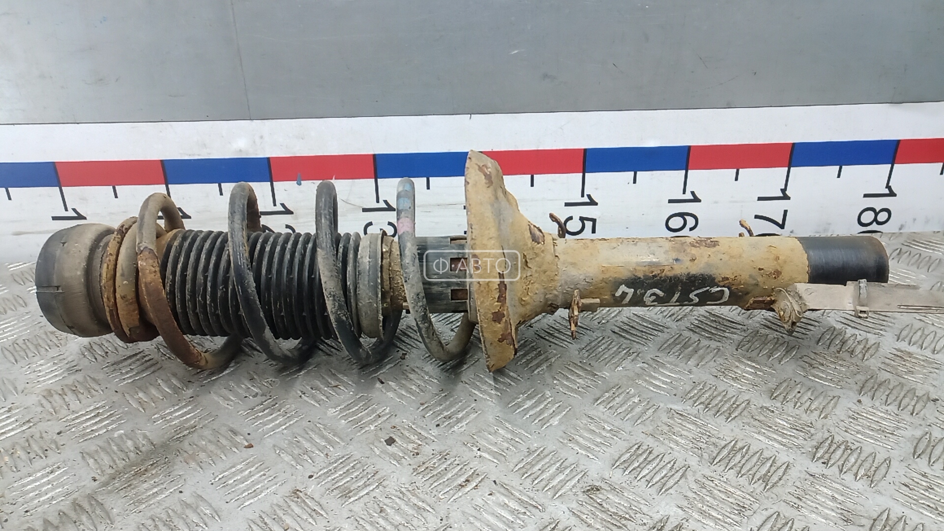 Стойка передняя левая