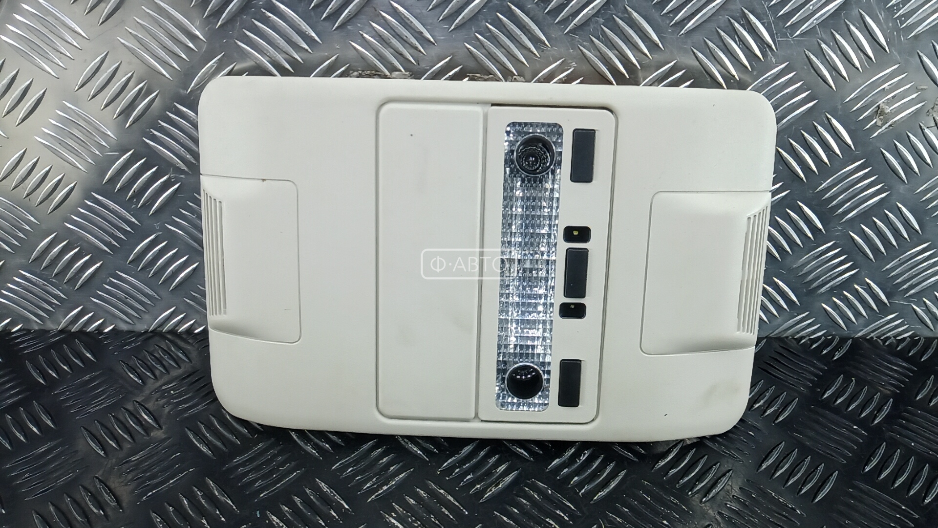 Фонарь освещения салона