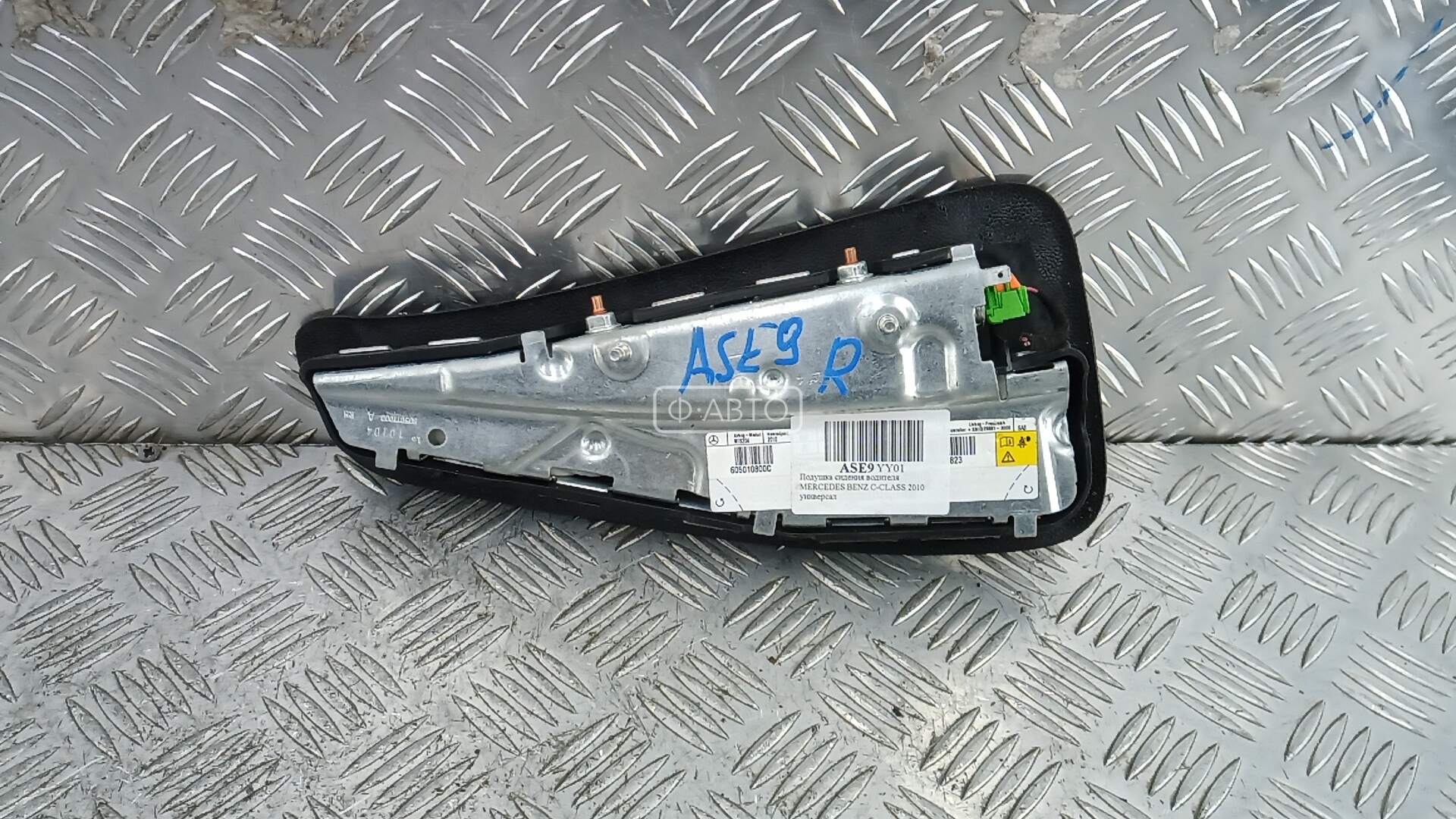 Подушка сидения водителя