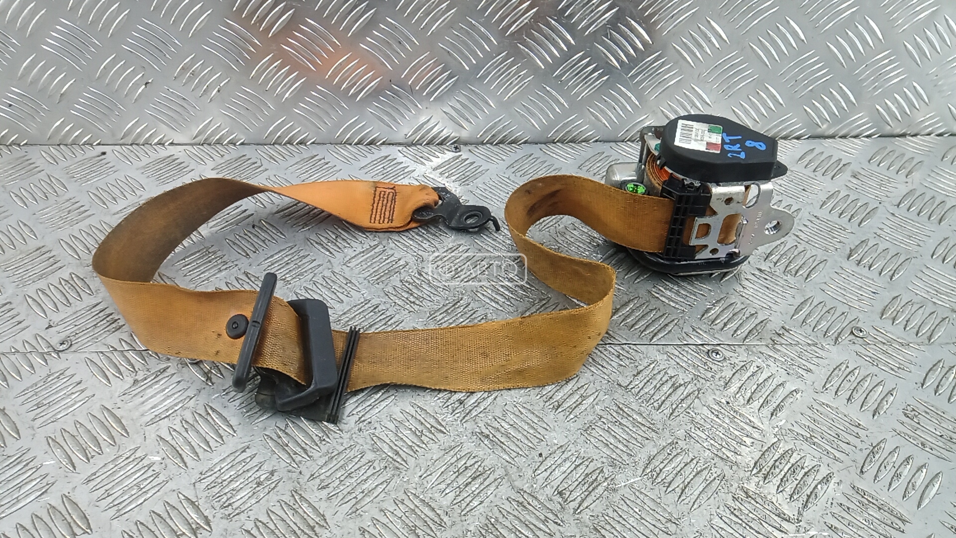 Ремень безопасности с пиропатроном сиденья переднего