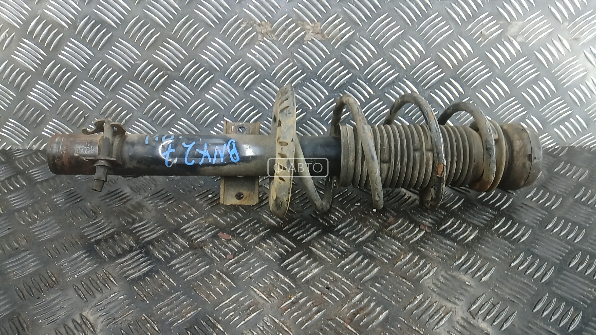 Стойка передняя левая