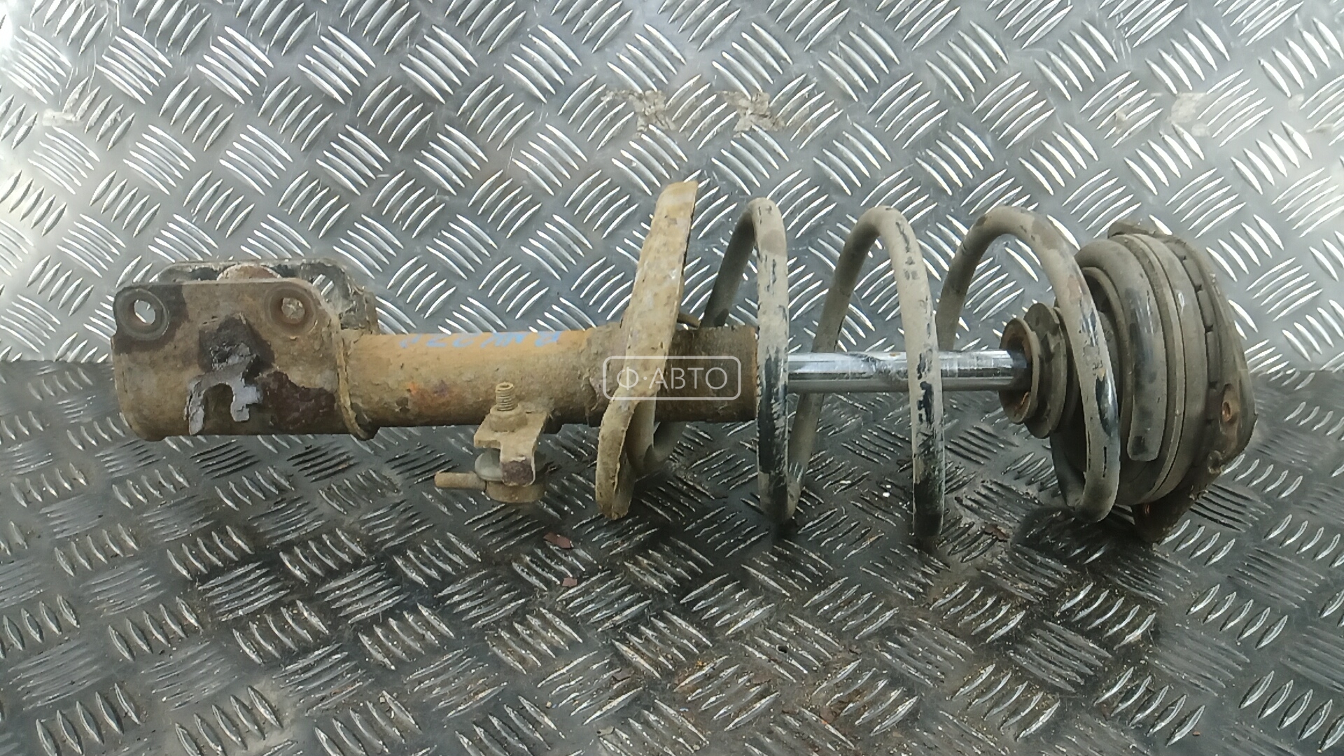 Стойка передняя левая