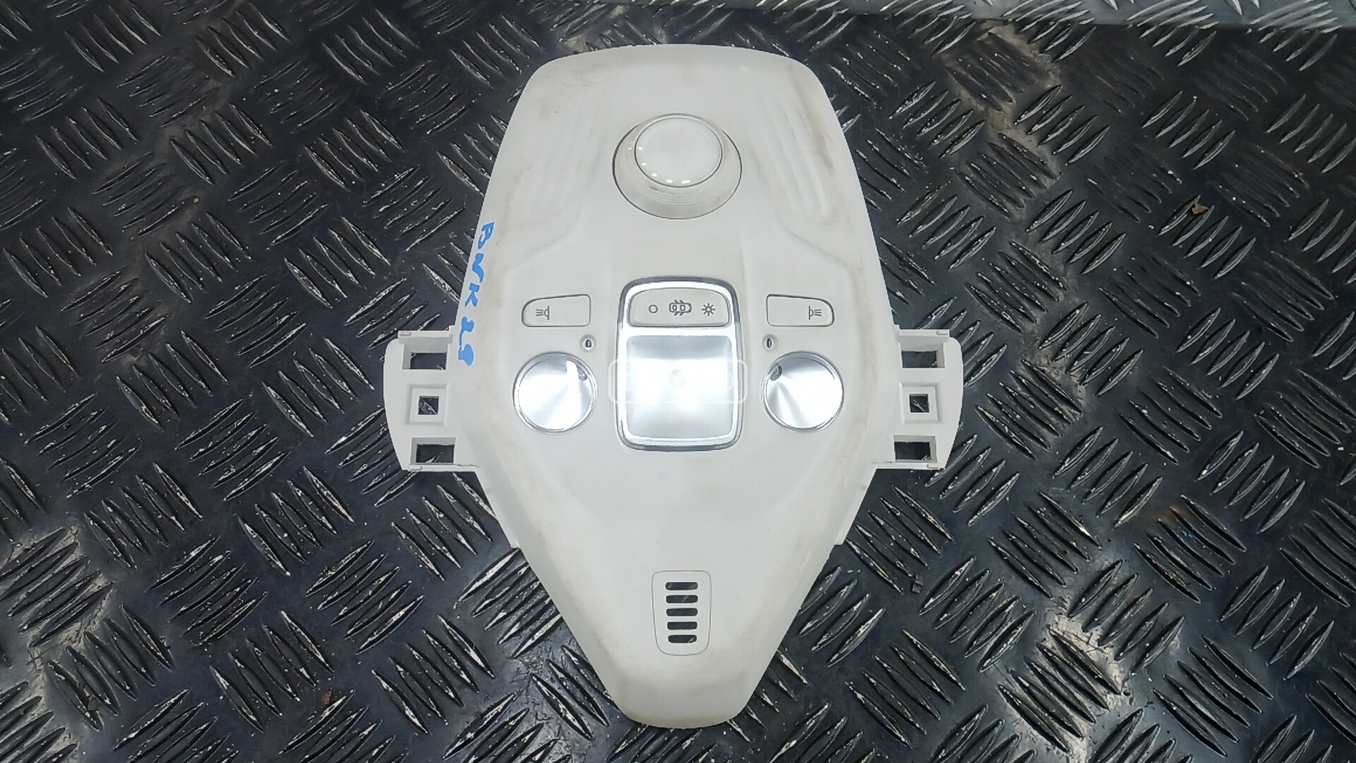 Фонарь освещения салона