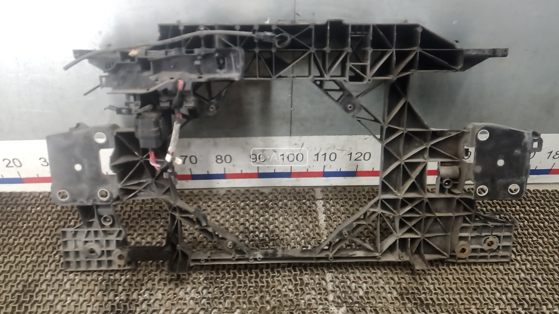 Передняя панель крепления облицовки (телевизор)