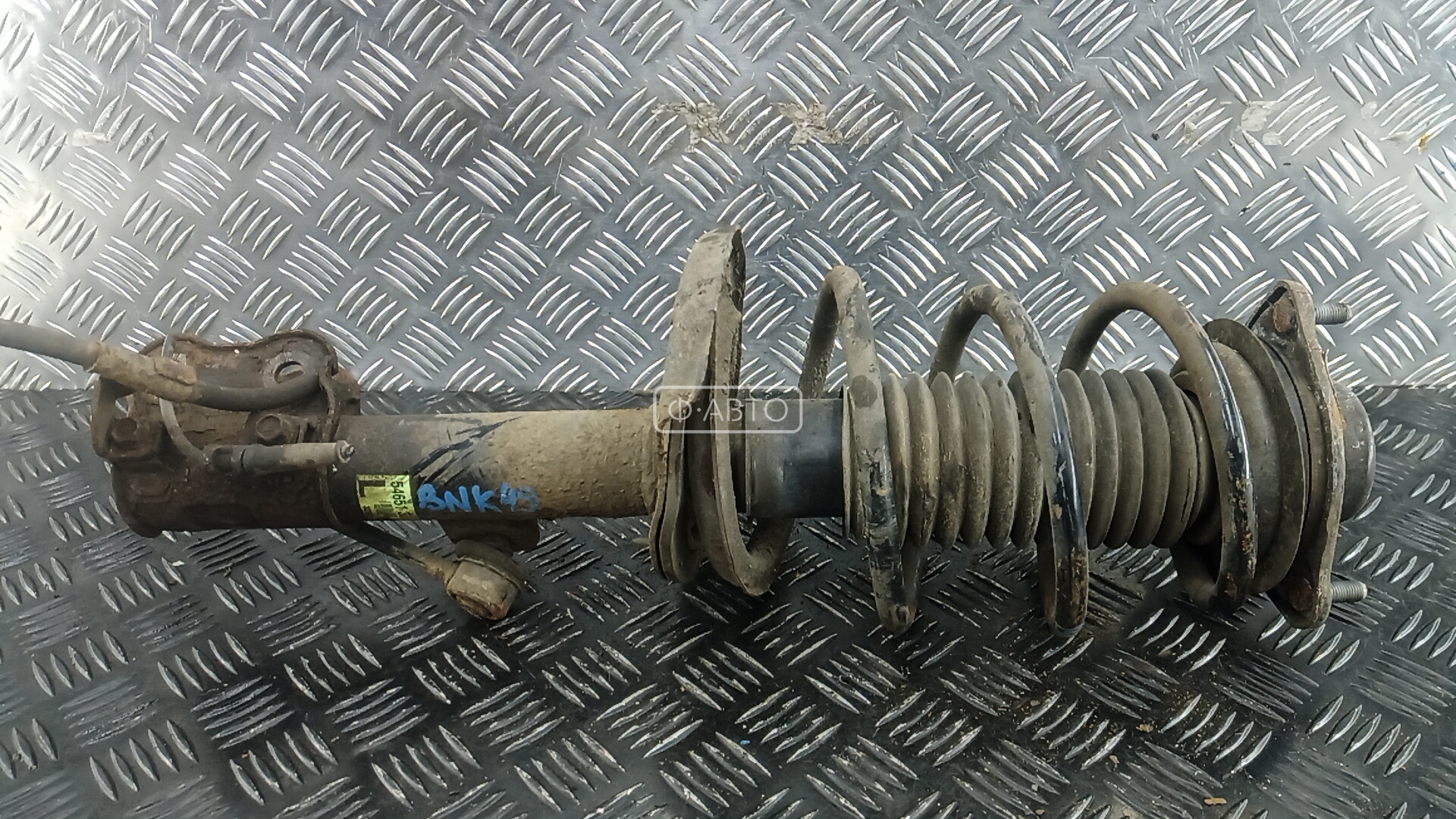 Стойка передняя левая