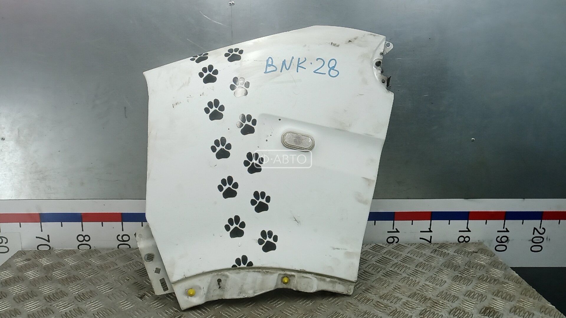 Крыло переднее левое