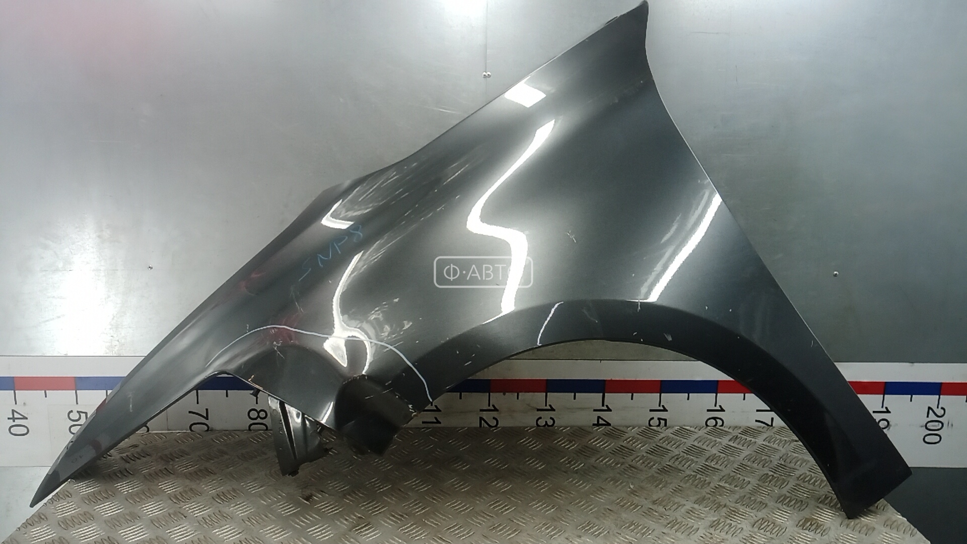 Крыло переднее левое