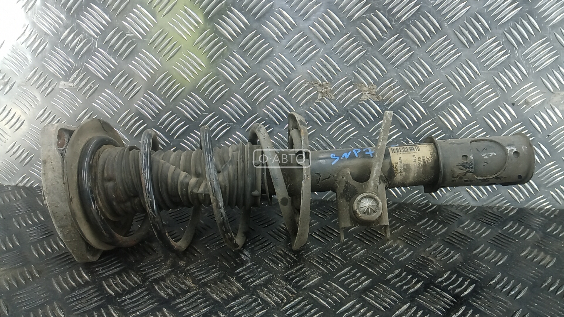 Стойка передняя правая