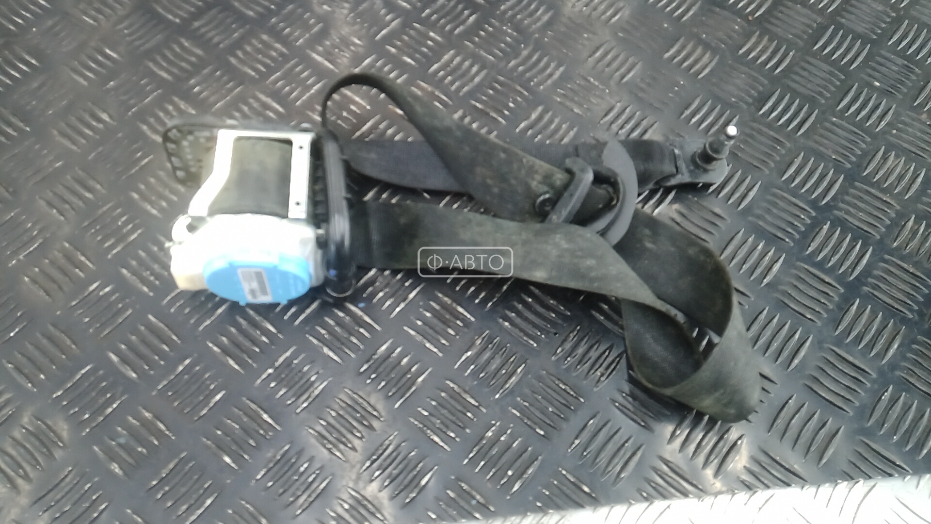 Ремень безопасности с пиропатроном сиденья переднего