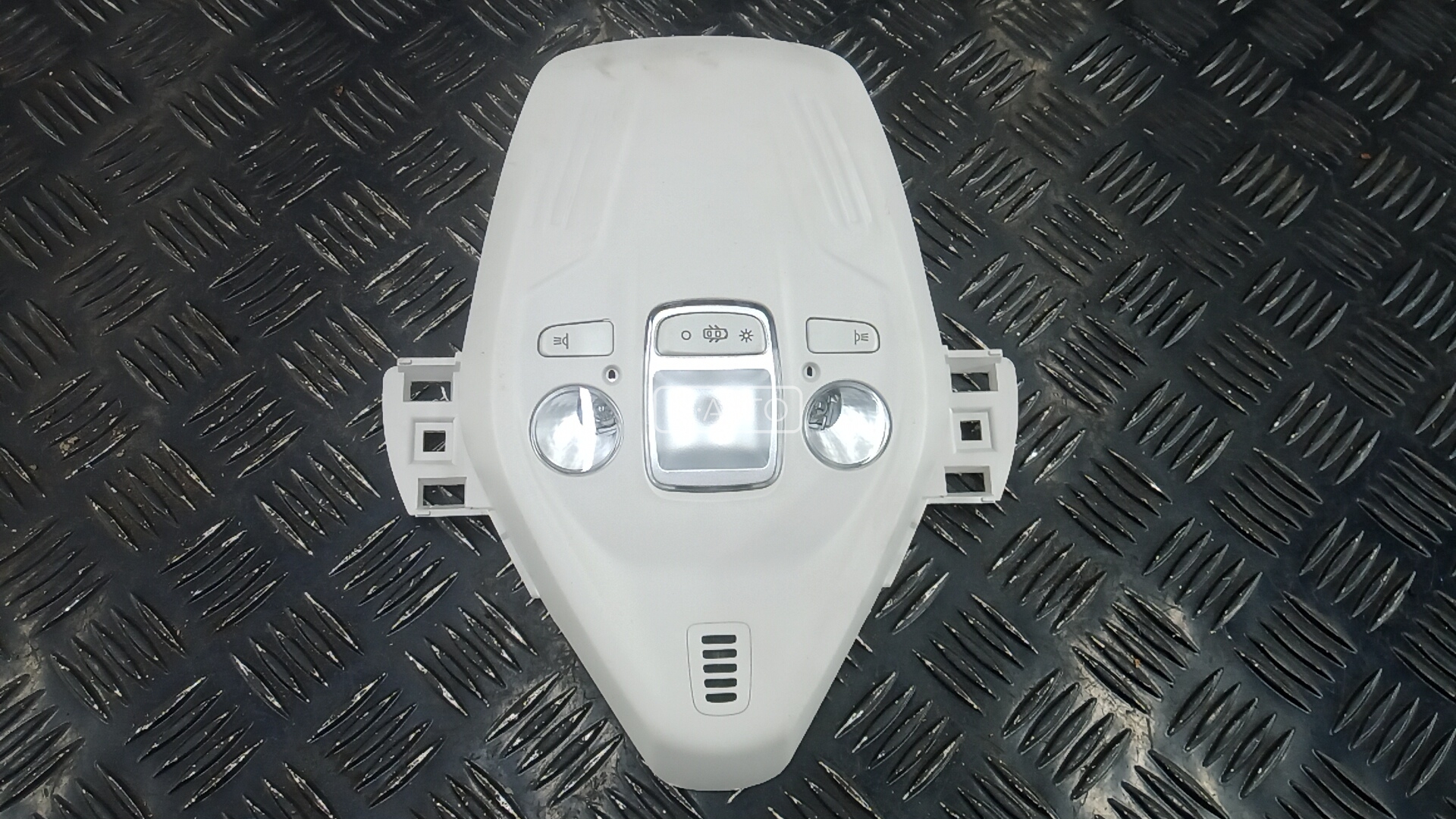 Фонарь освещения салона