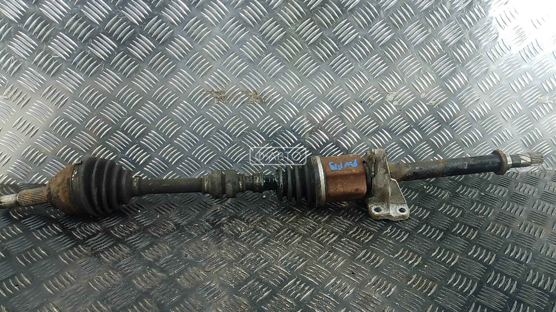 Привод передний правый