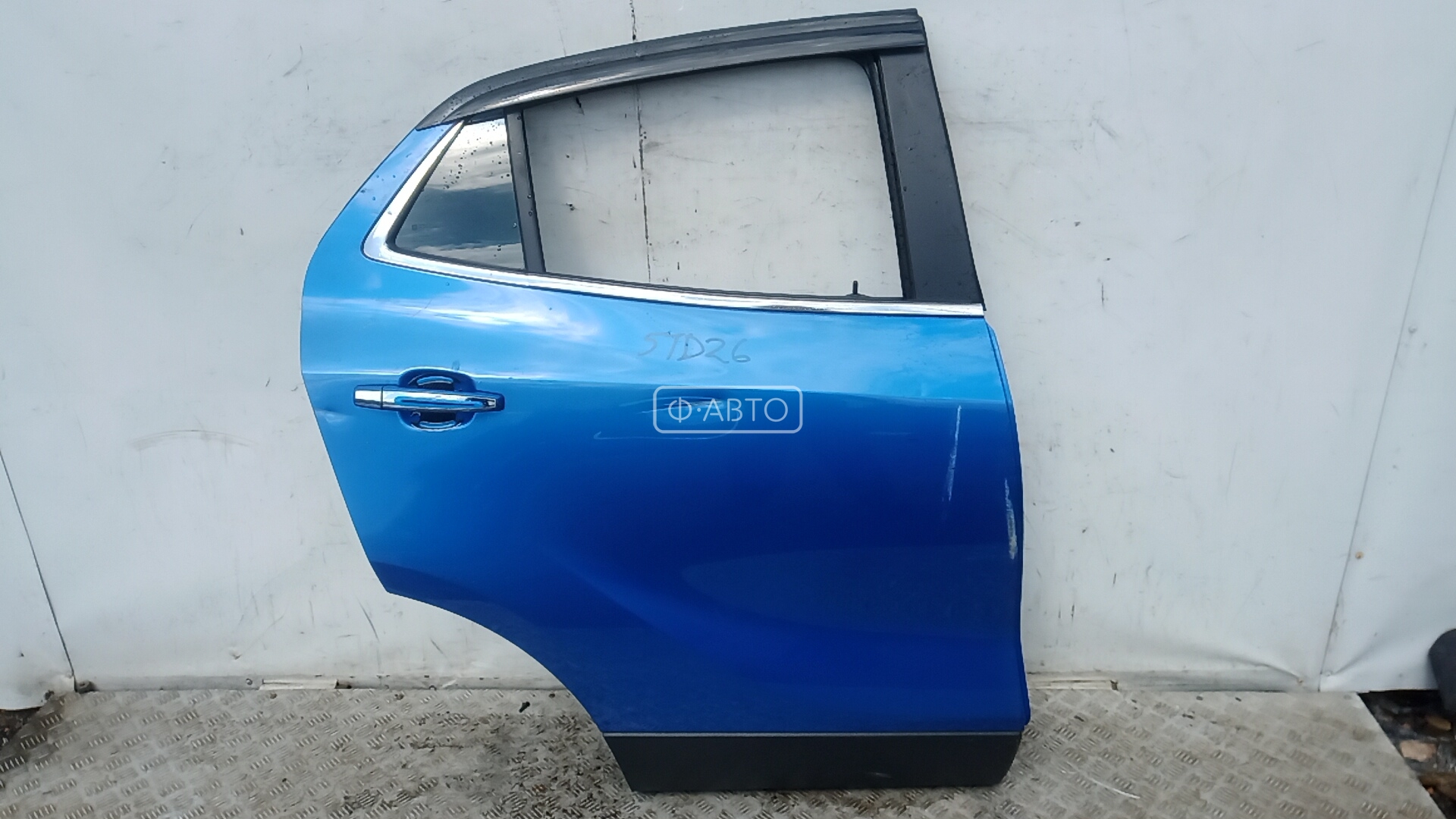 Дверь задняя правая