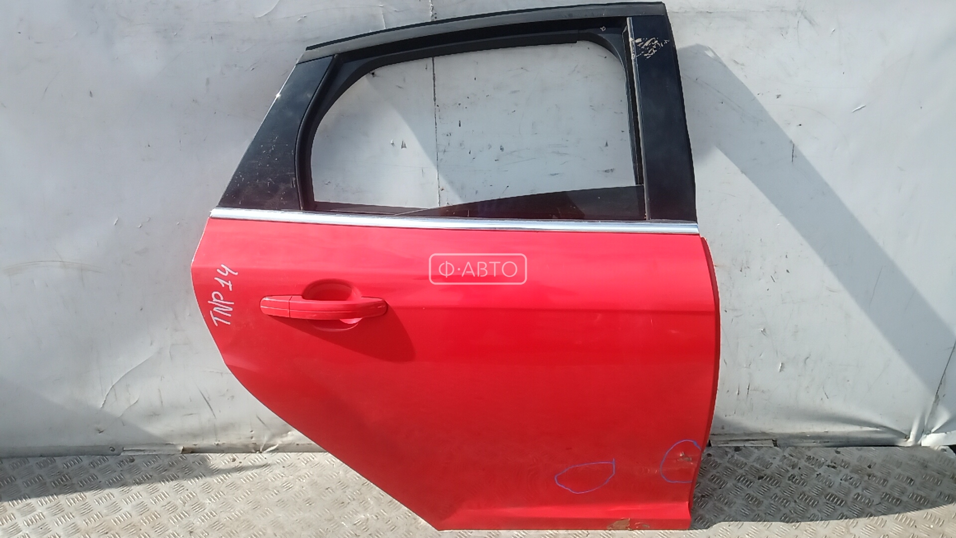 Дверь задняя правая