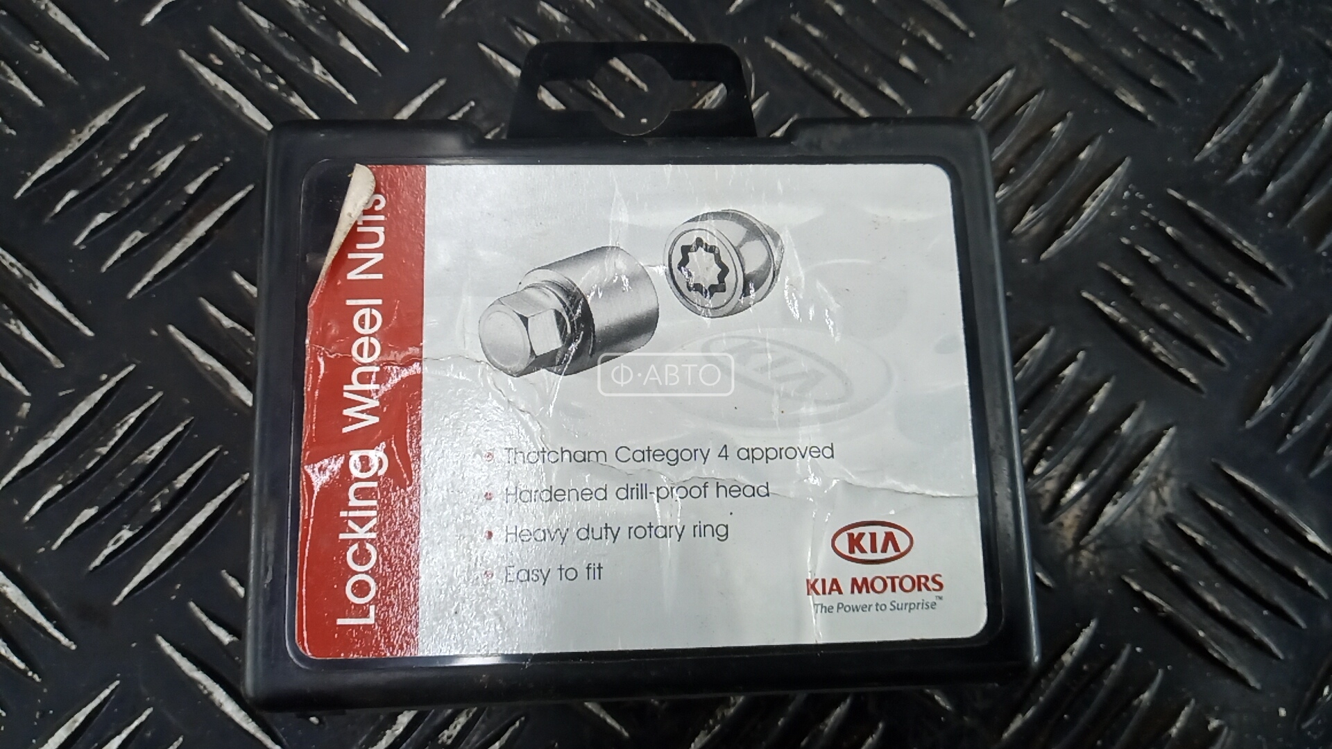 Болт колесный