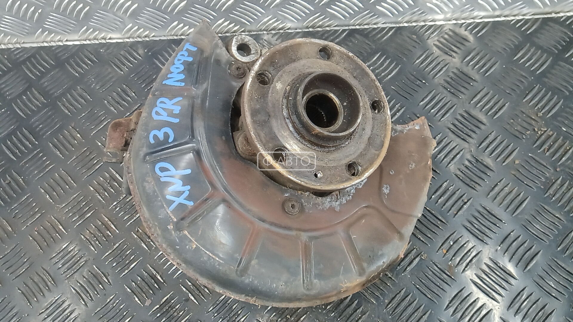 Ступица передняя правая