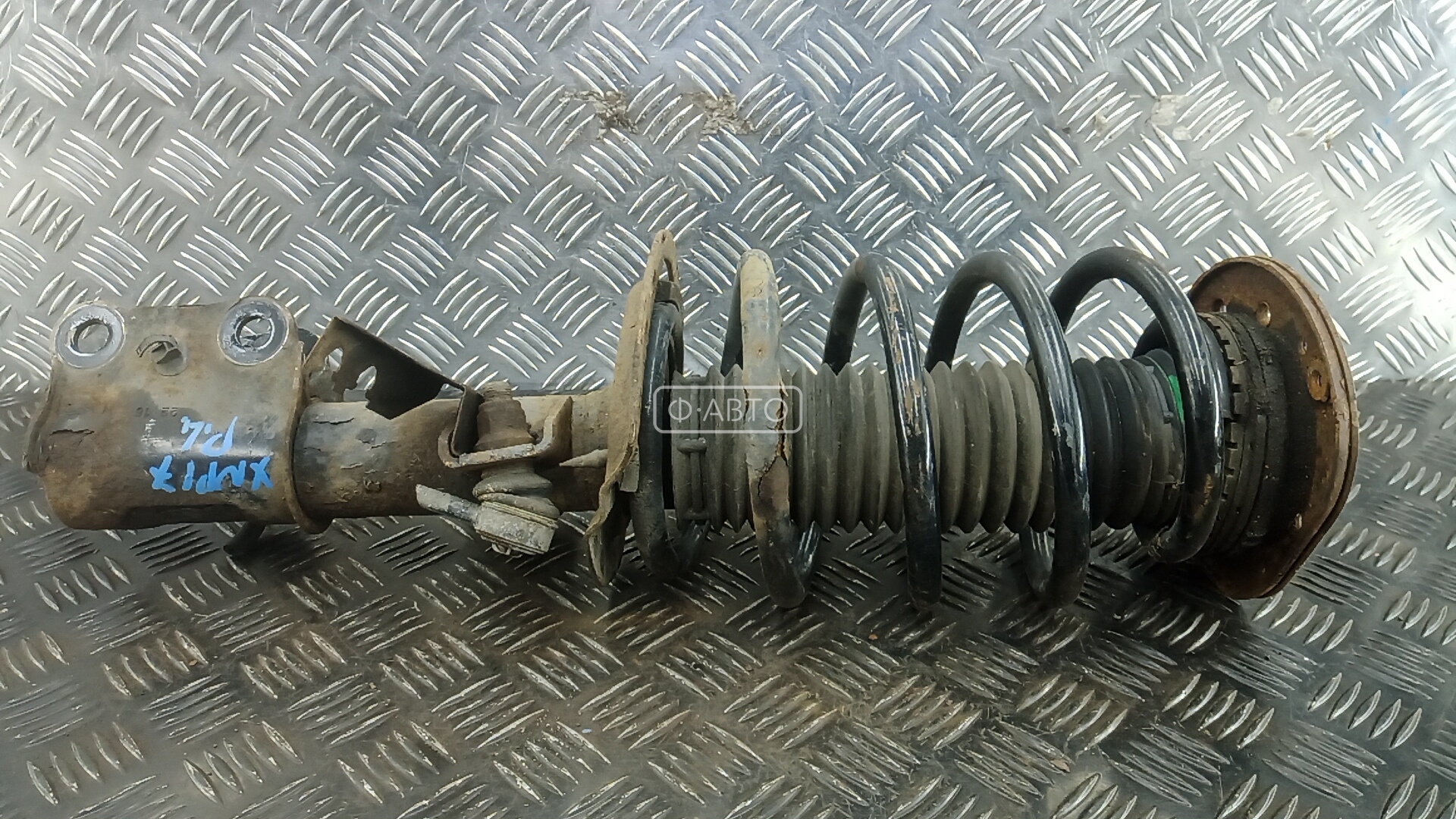 Стойка передняя левая