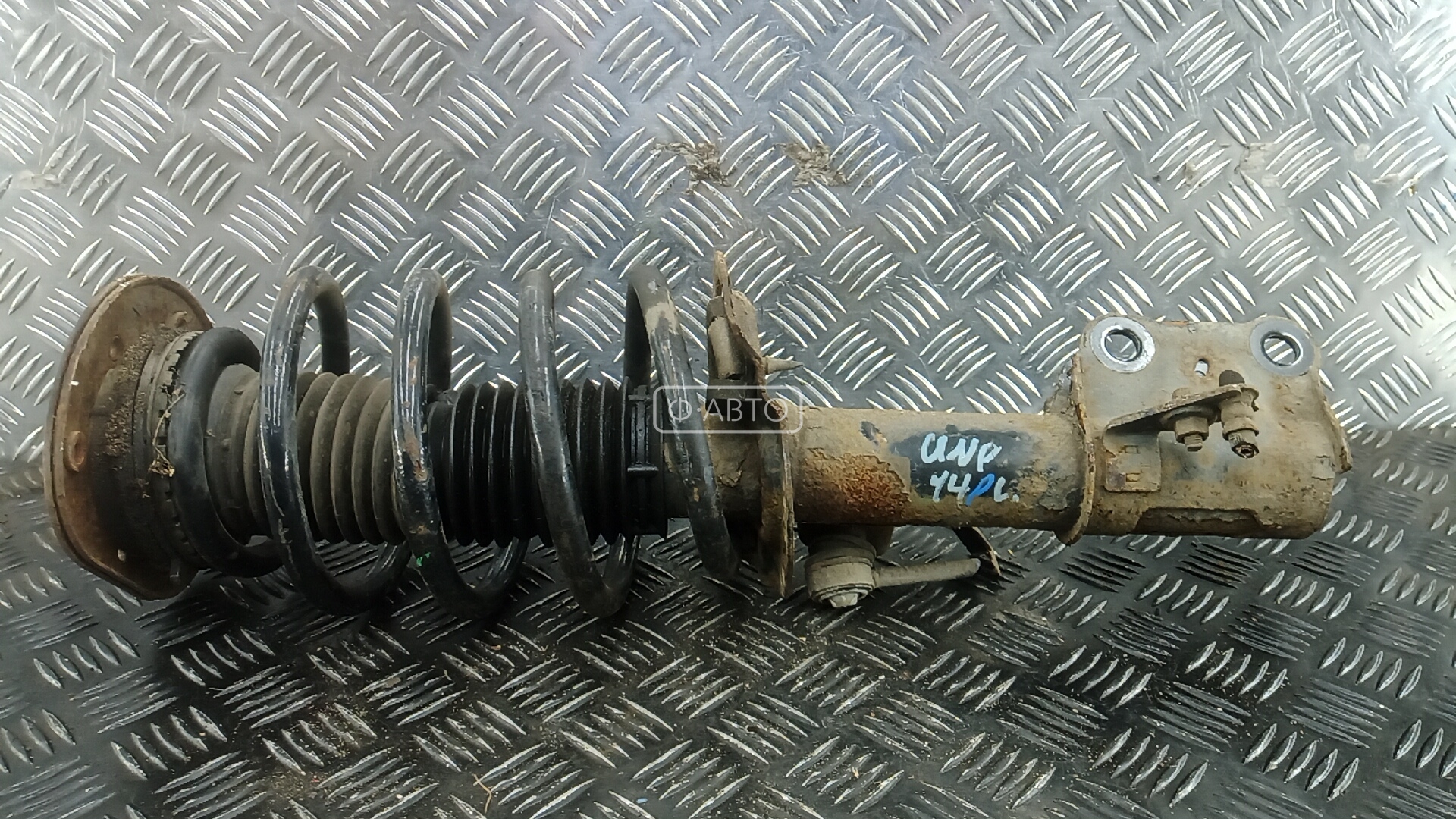 Стойка передняя левая