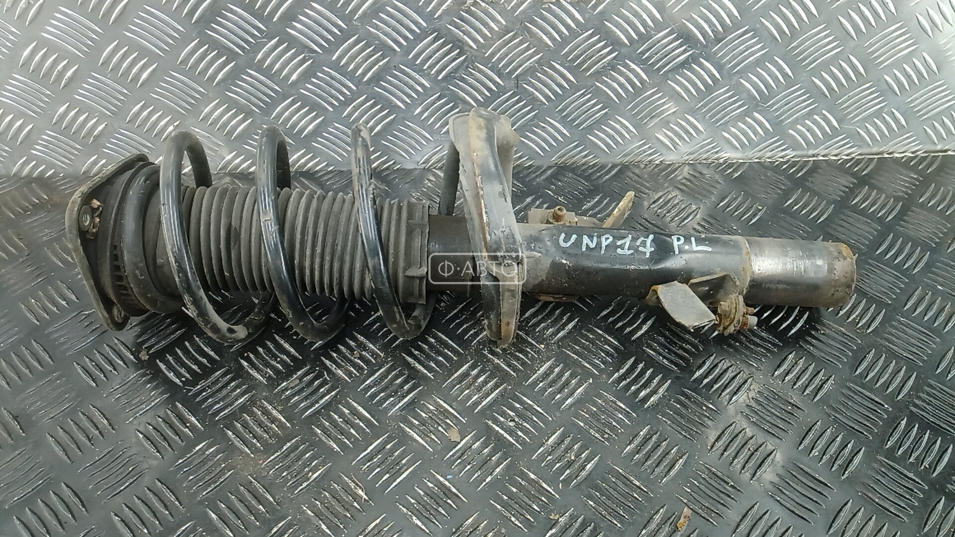 Стойка передняя левая