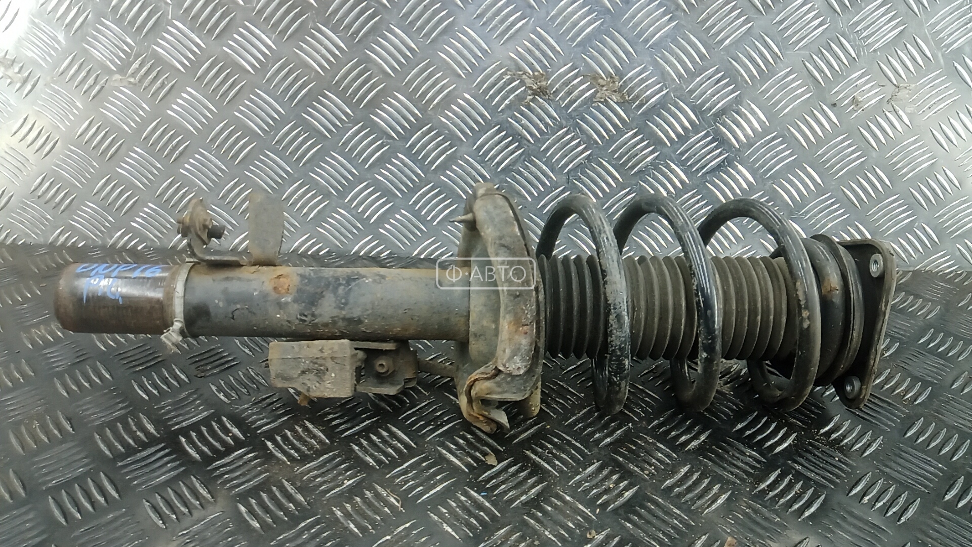 Стойка передняя левая