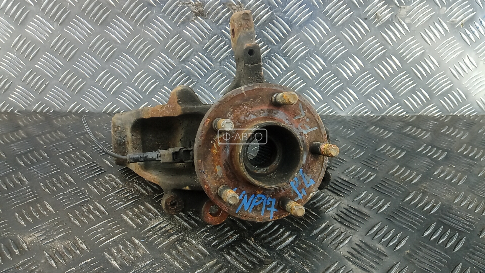 Ступица передняя левая