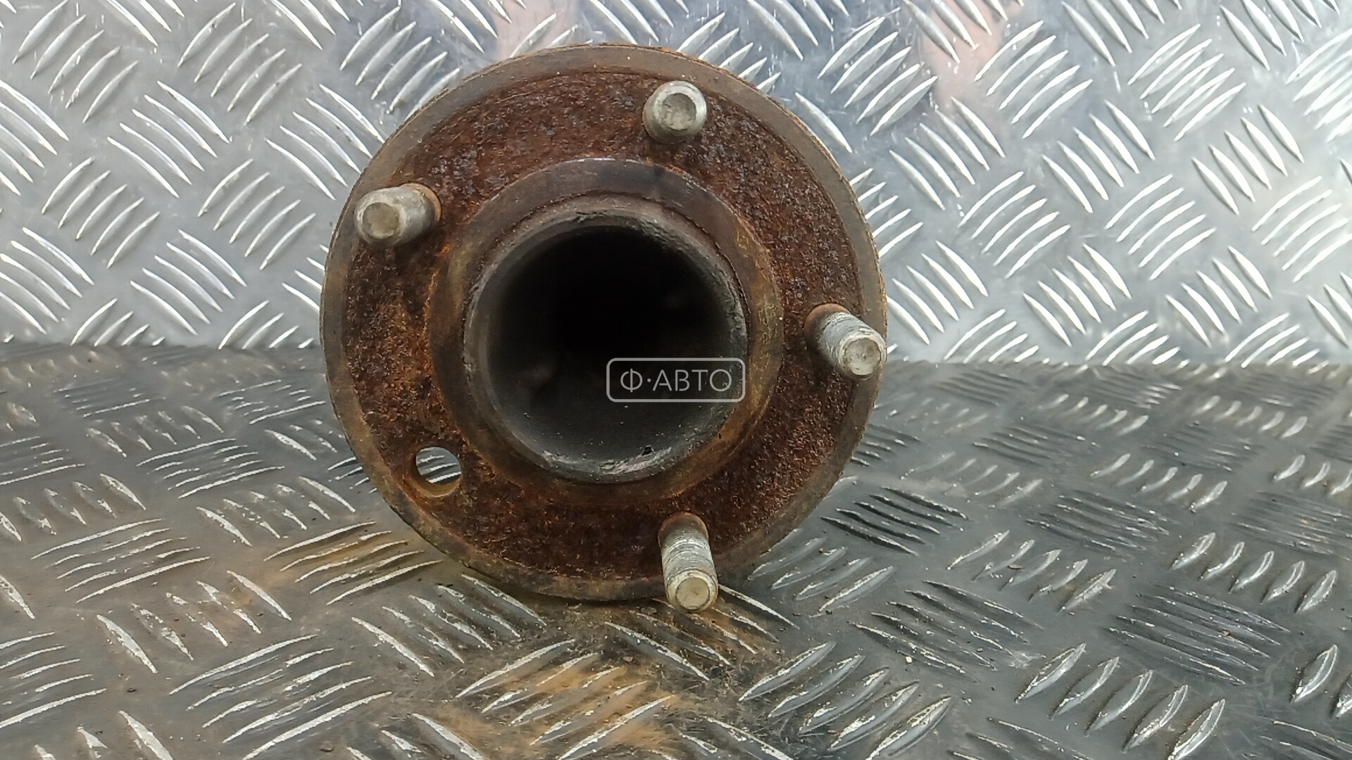 Ступица задняя левая