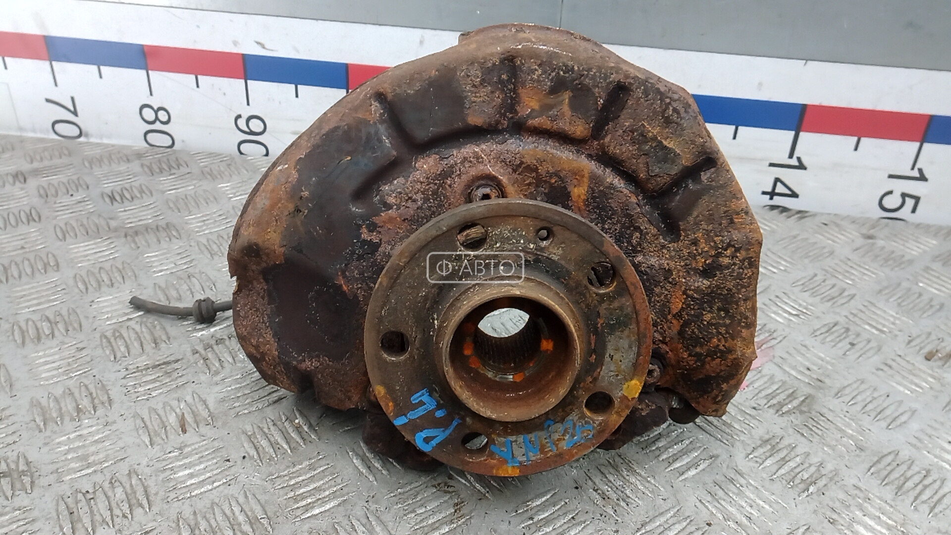 Ступица передняя левая