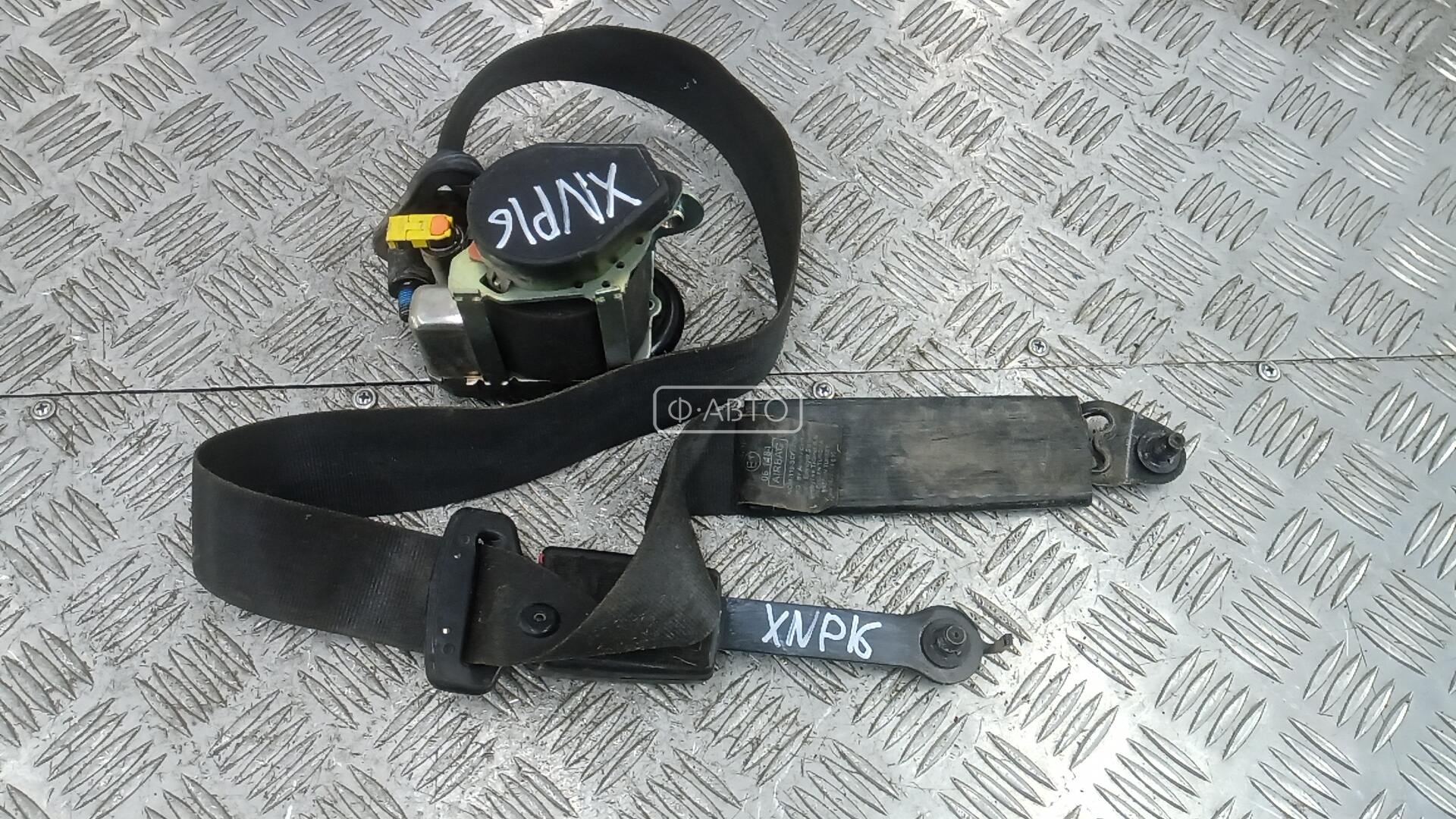 Ремень безопасности с пиропатроном сиденья переднего