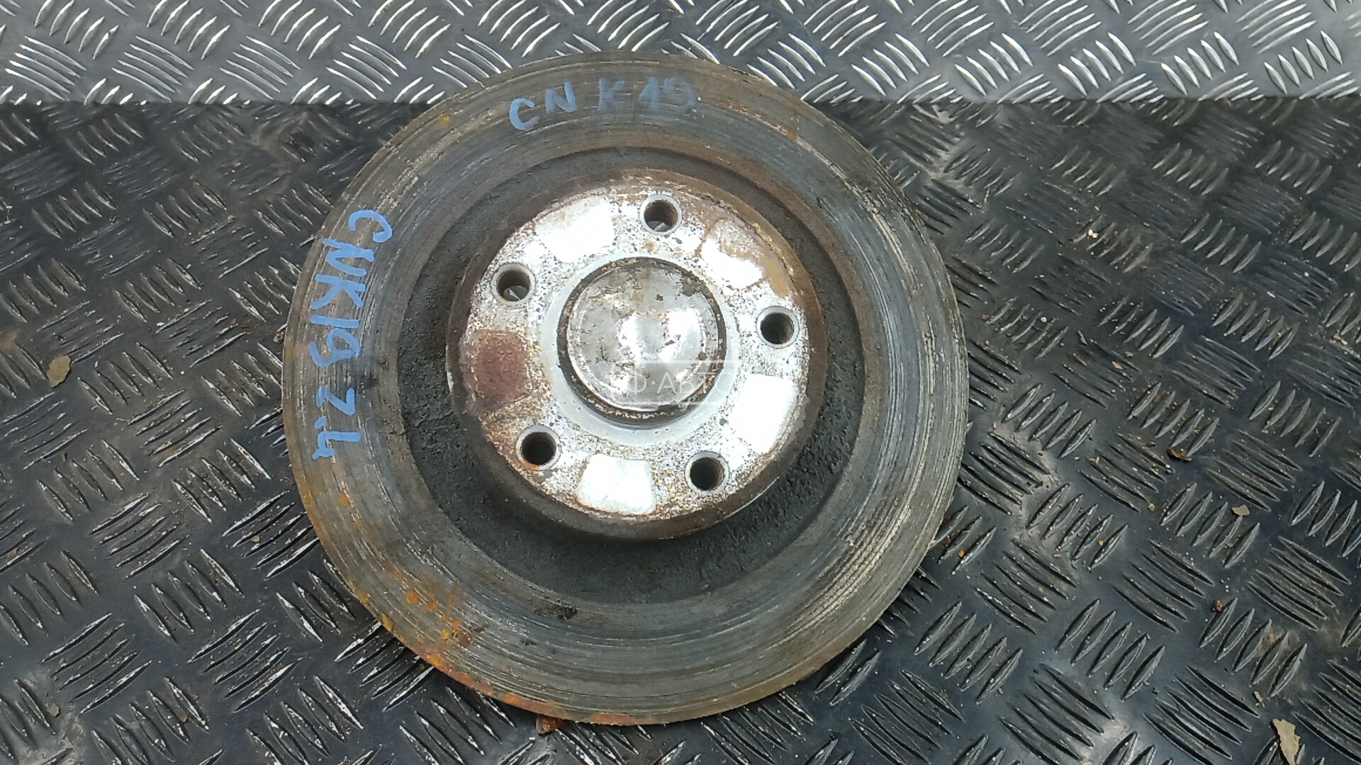 Ступица задняя левая