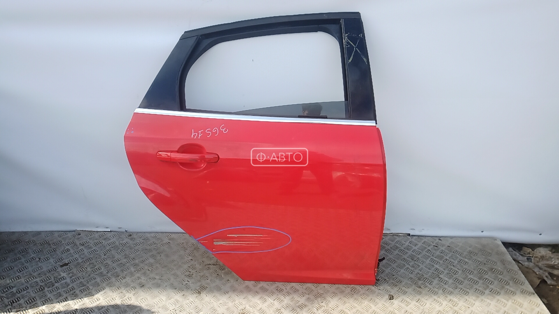 Дверь задняя правая