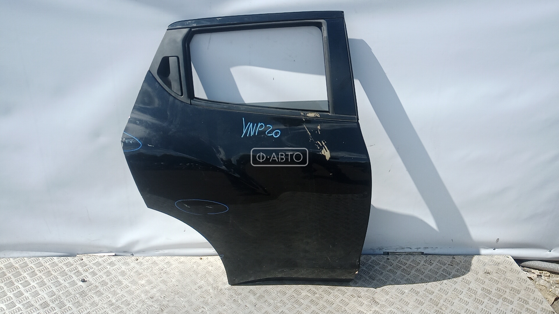 Дверь задняя правая