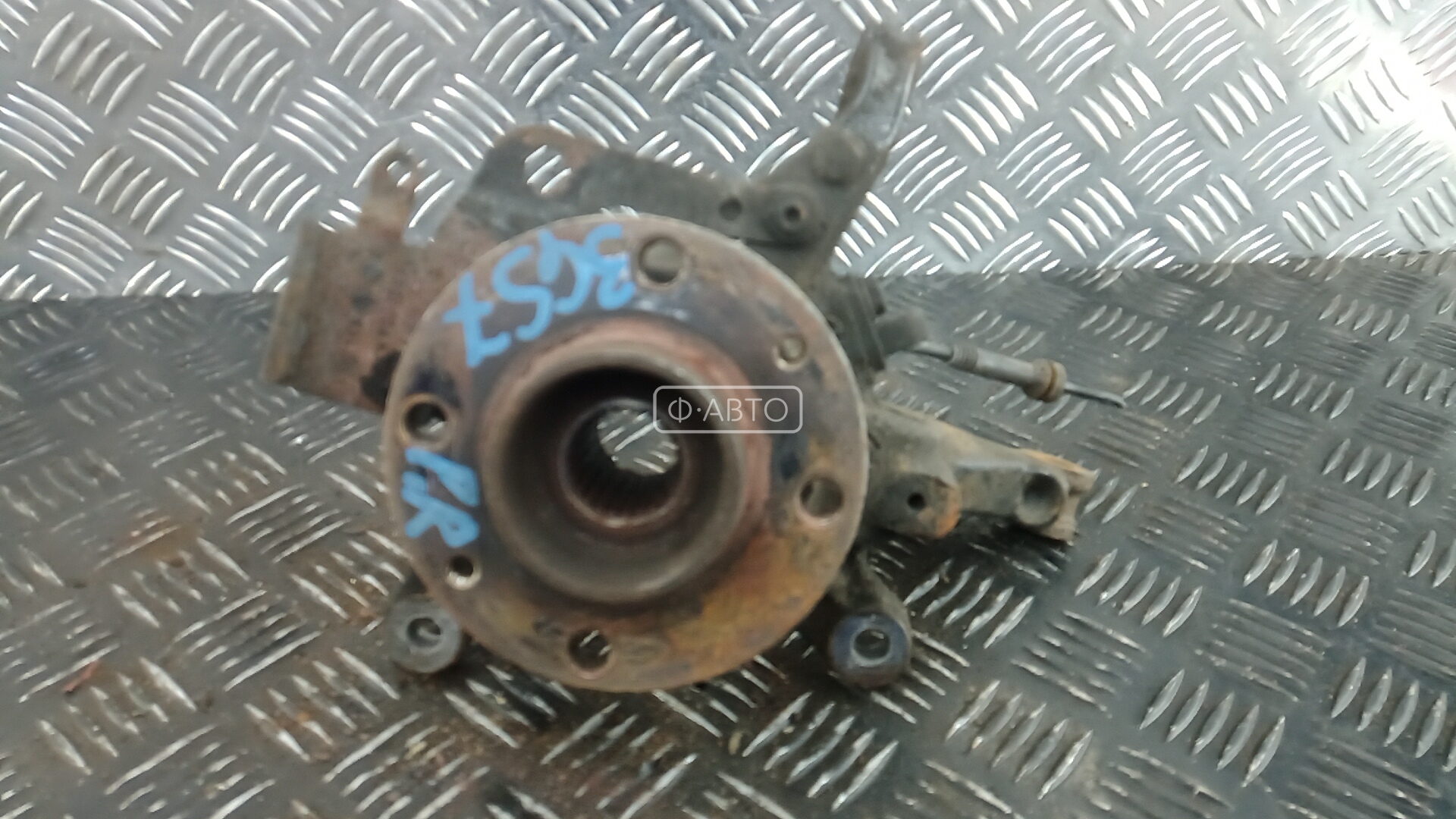 Ступица передняя правая