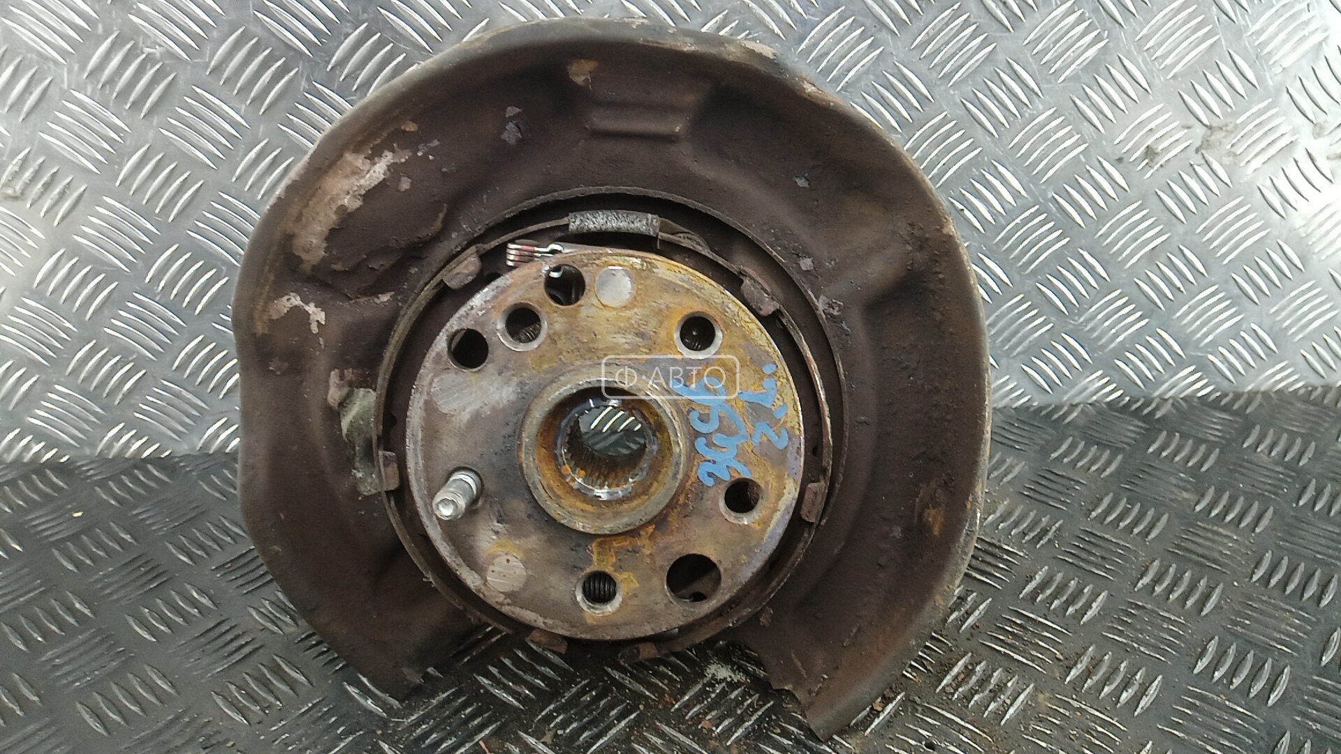 Ступица задняя левая