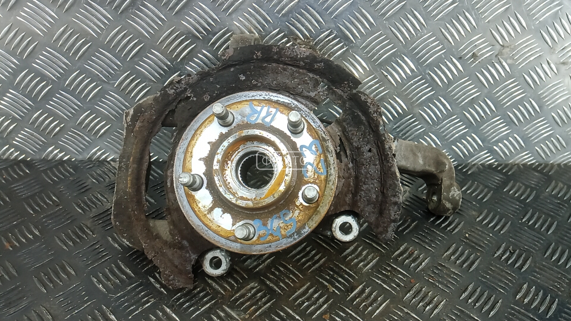 Ступица передняя правая