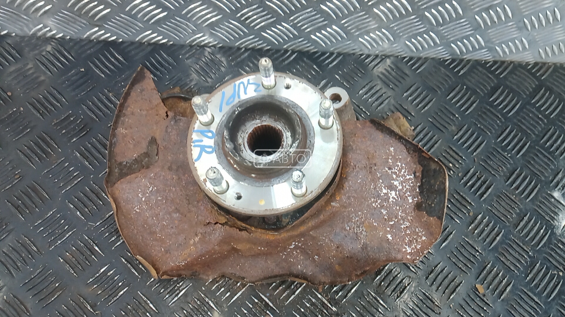 Ступица передняя правая