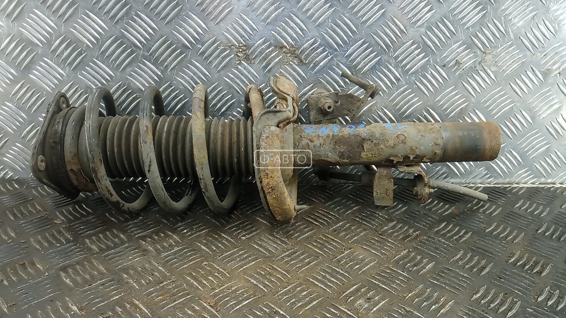 Стойка передняя левая