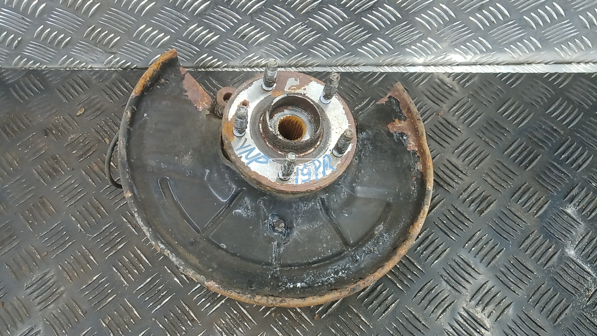 Ступица передняя правая