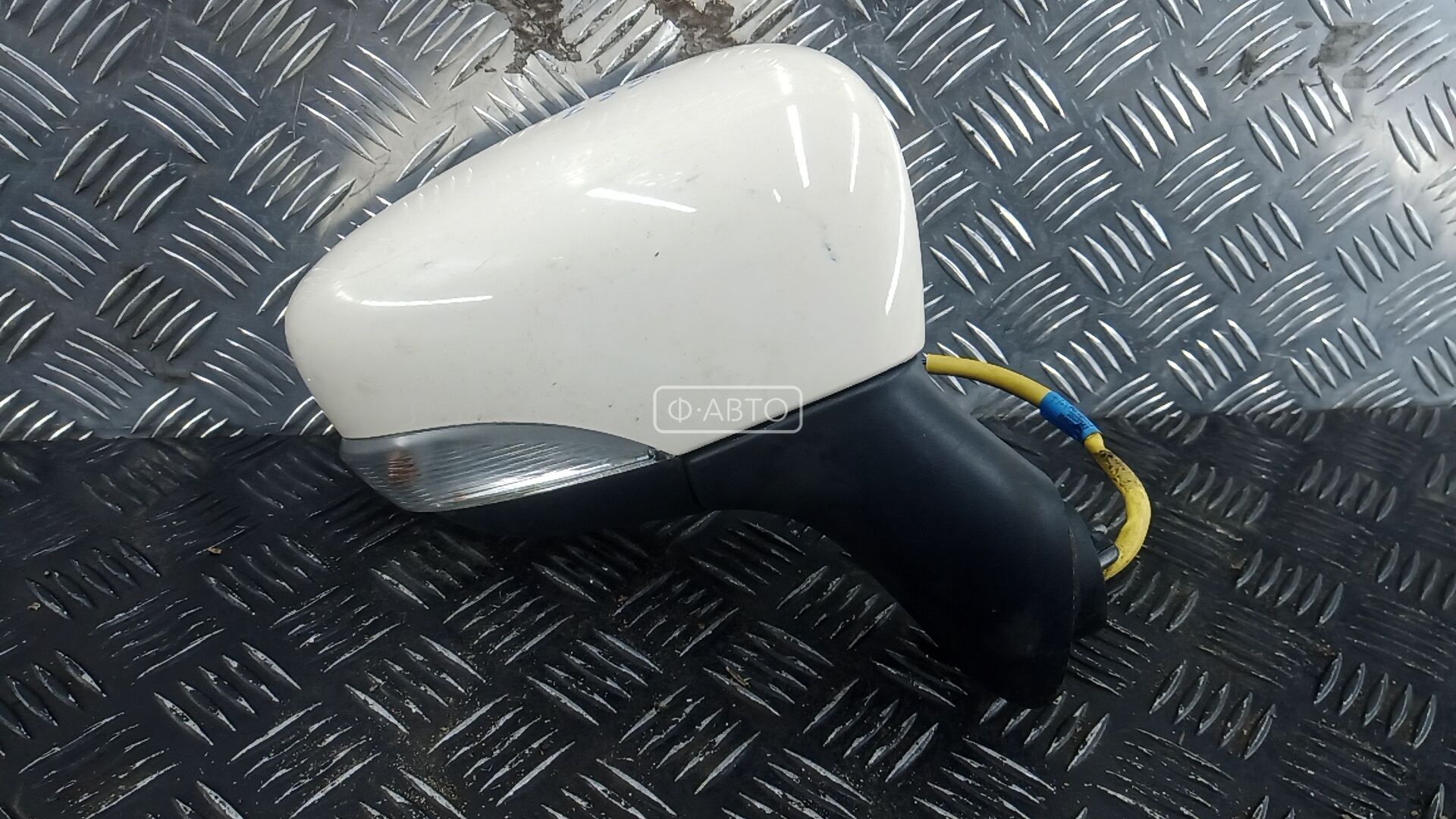 Зеркало наружное правое