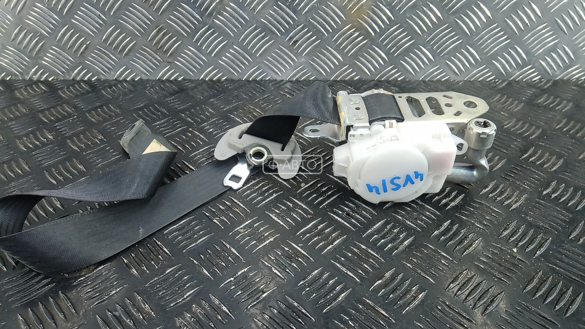 Ремень безопасности с пиропатроном сиденья переднего