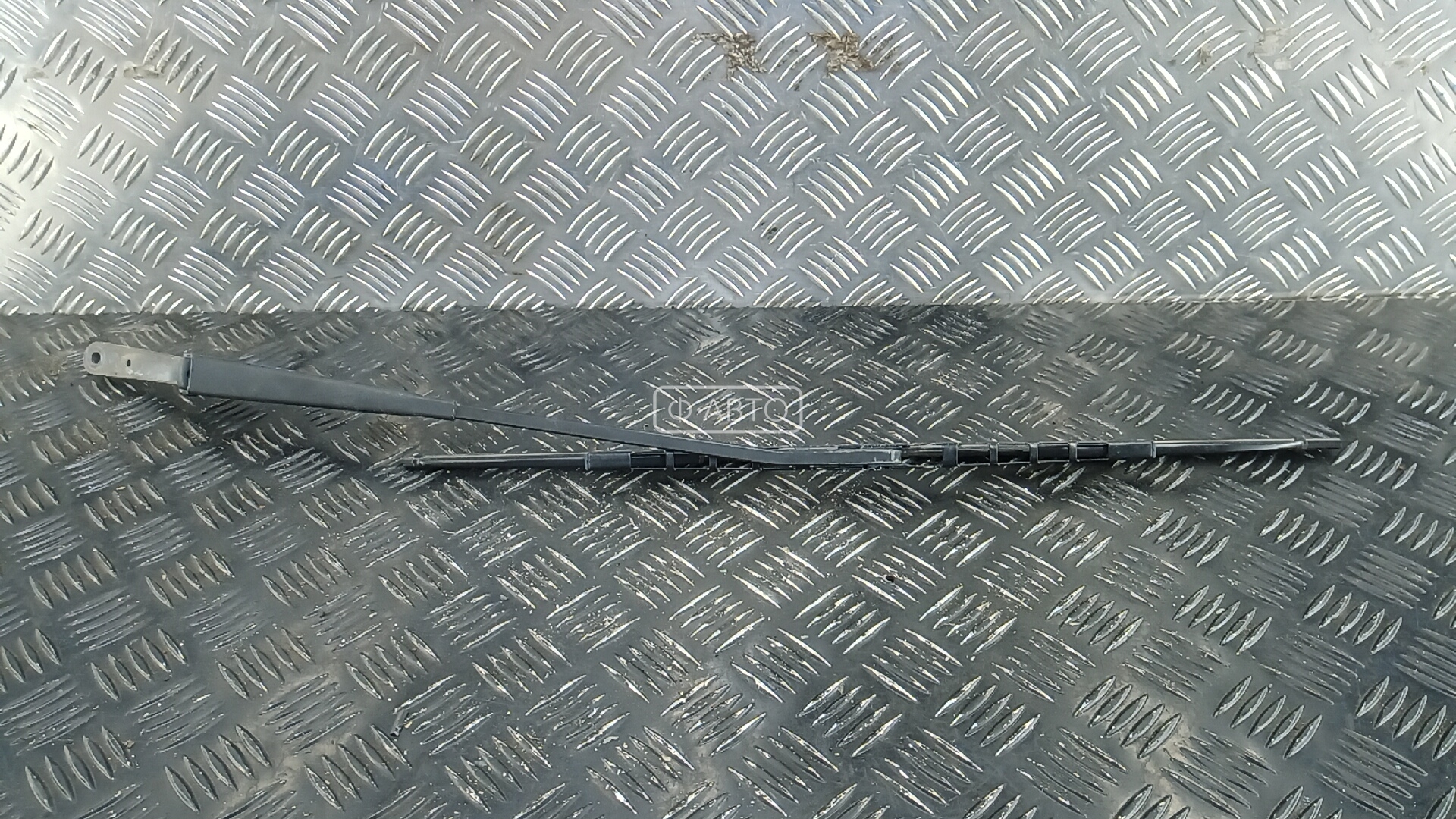 Щеткодержатель лобового стекла