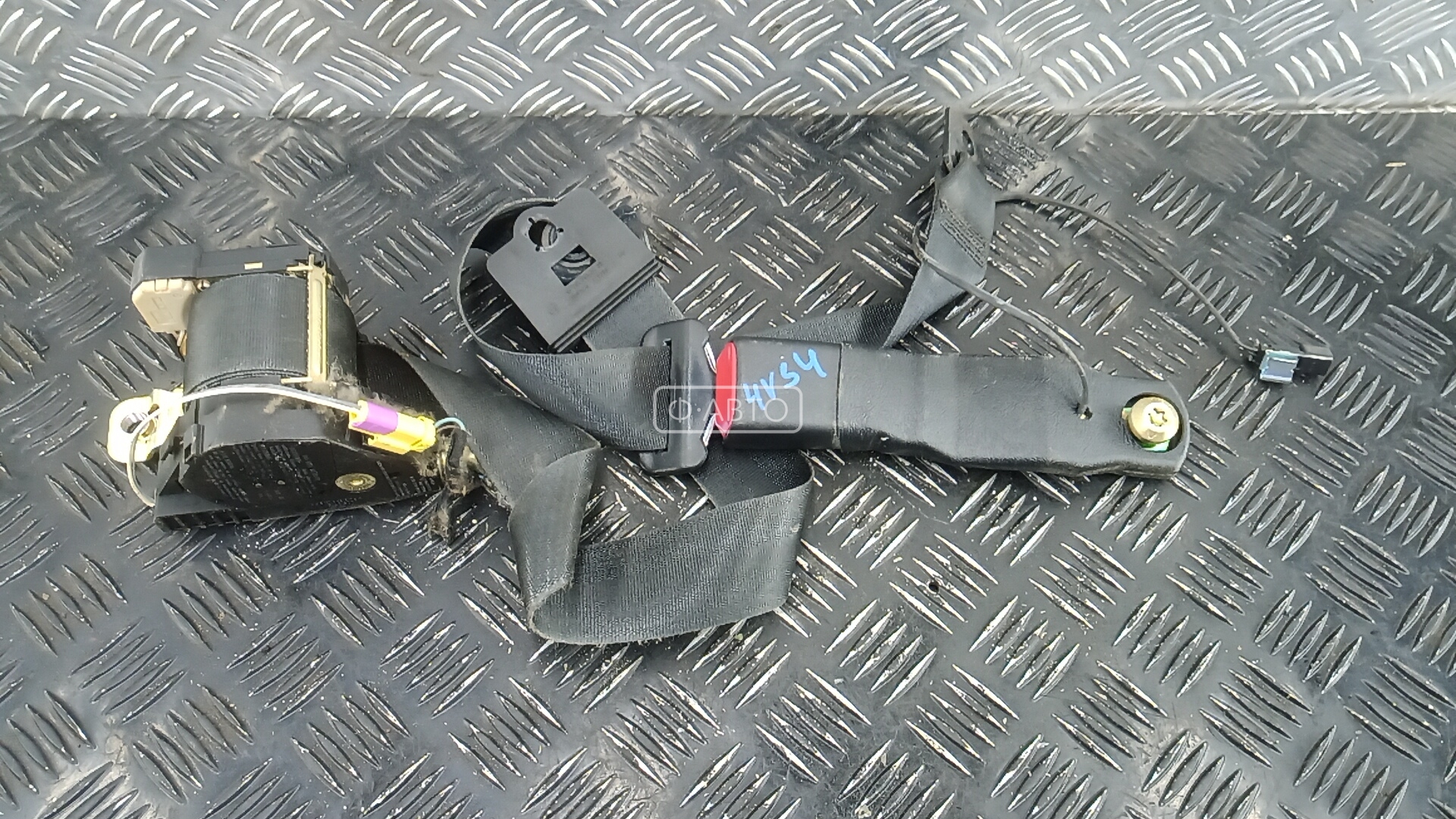 Ремень безопасности с пиропатроном сиденья переднего