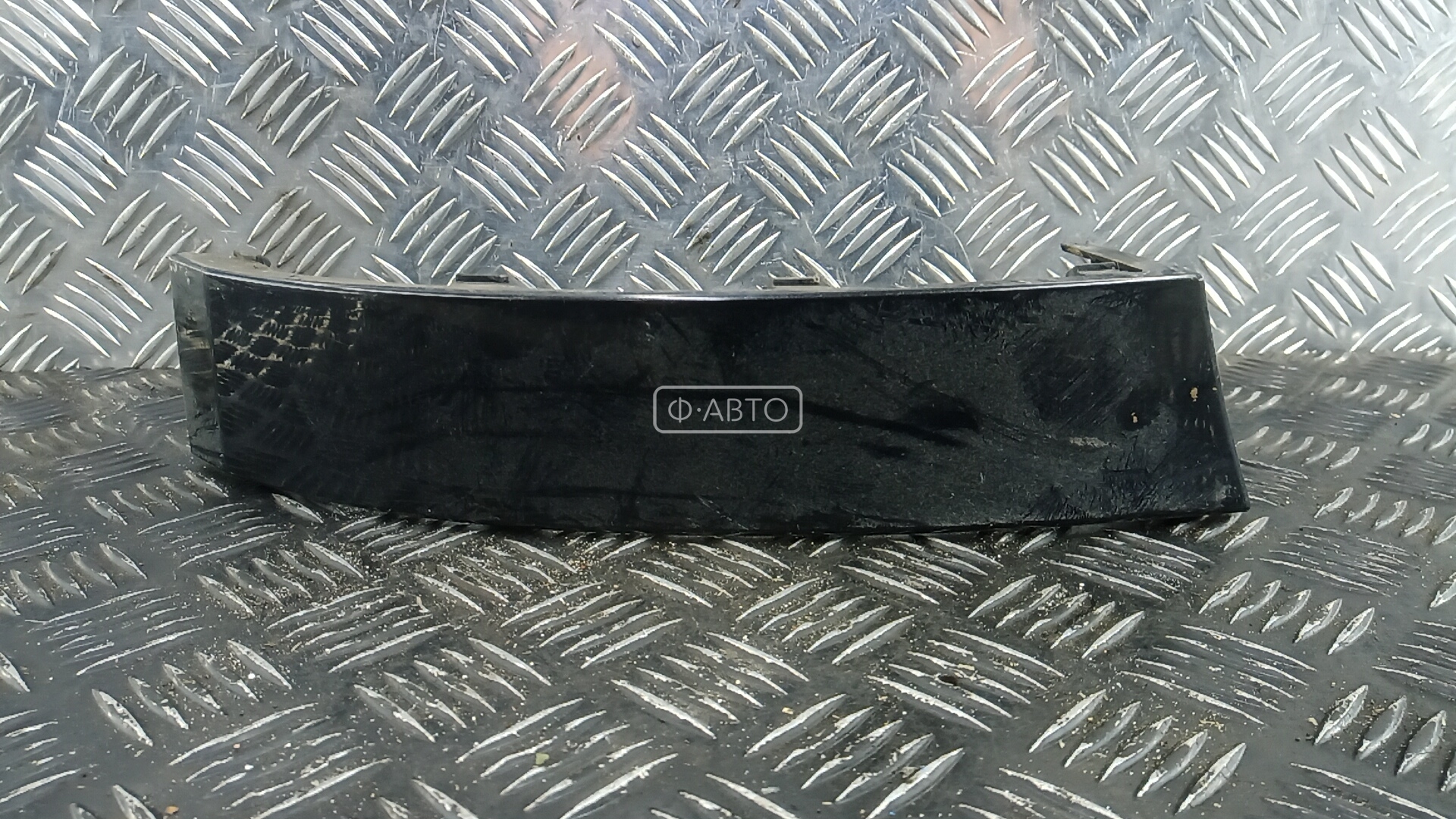 Ус под фонарь левый