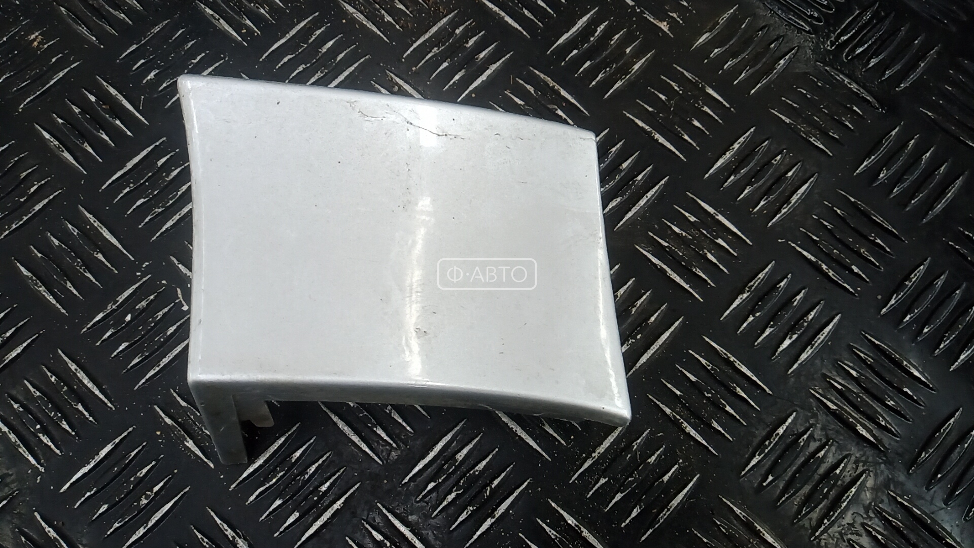 Ус под фонарь левый