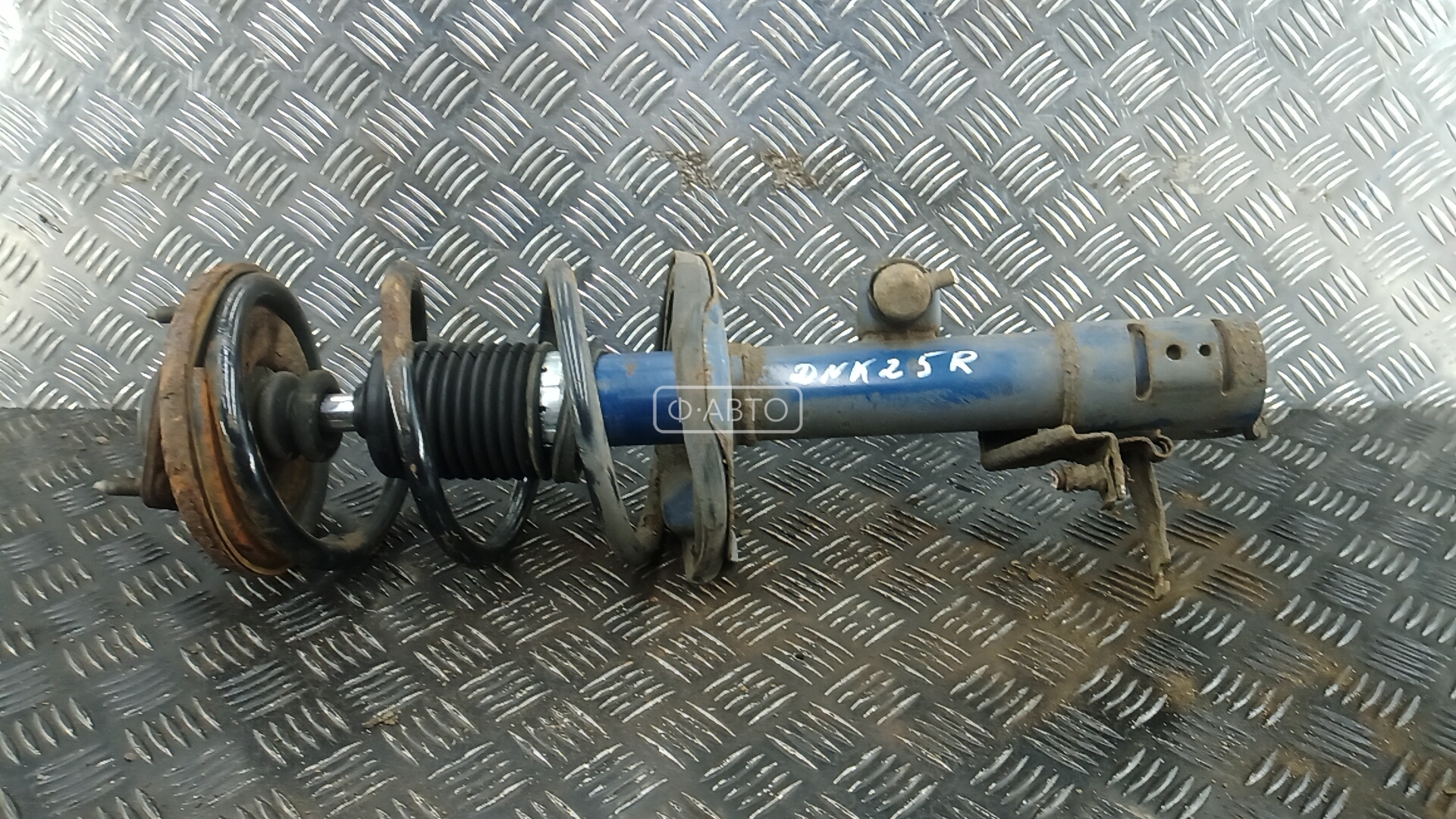 Стойка передняя правая