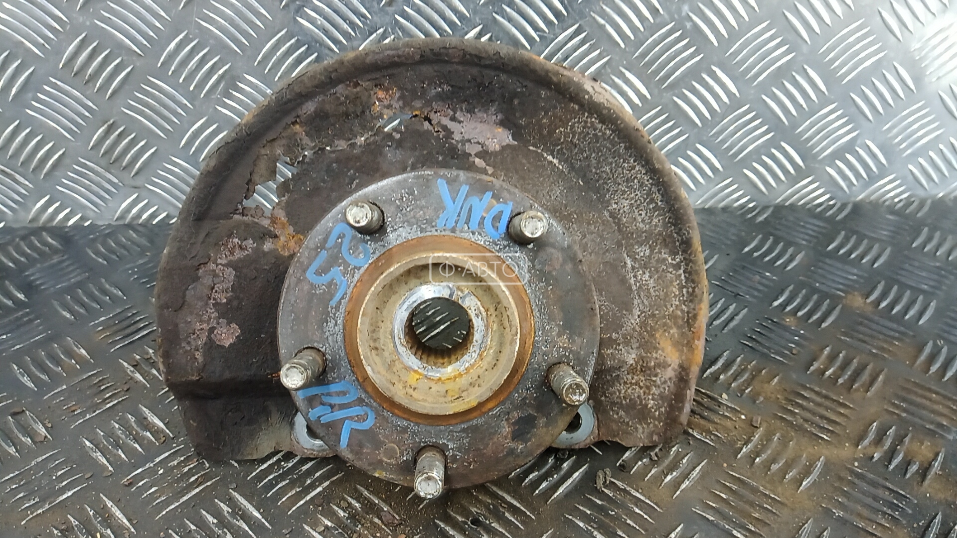 Ступица передняя правая