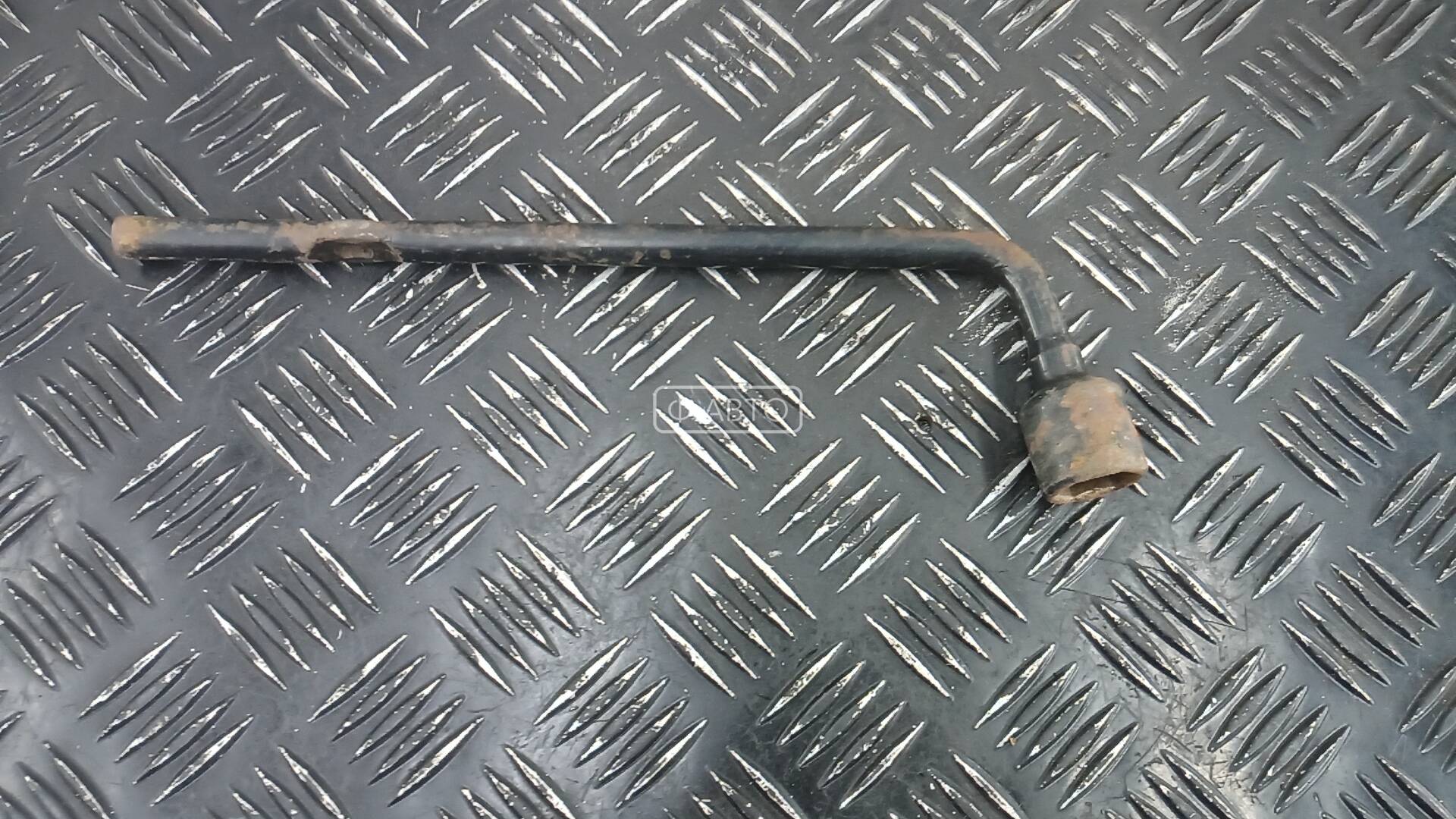 Ключ колесный