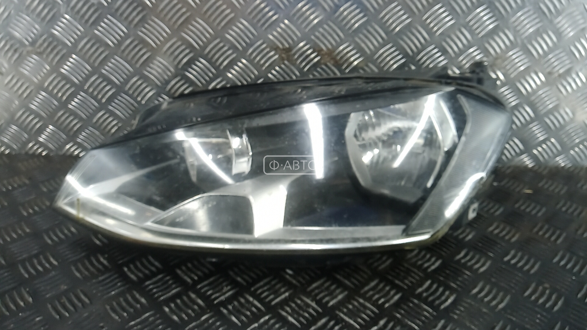 Фара левая